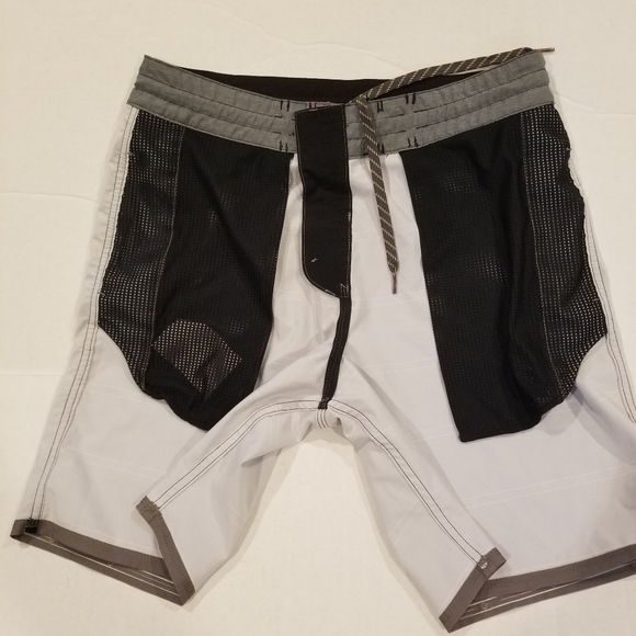 Quiksilver Men's Size 30 Waterman Collection Grey/Gray Striped Boardsho… - Picture 5 of 9